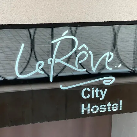 Le Reve אכסניה