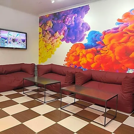 Le Reve بيت شباب